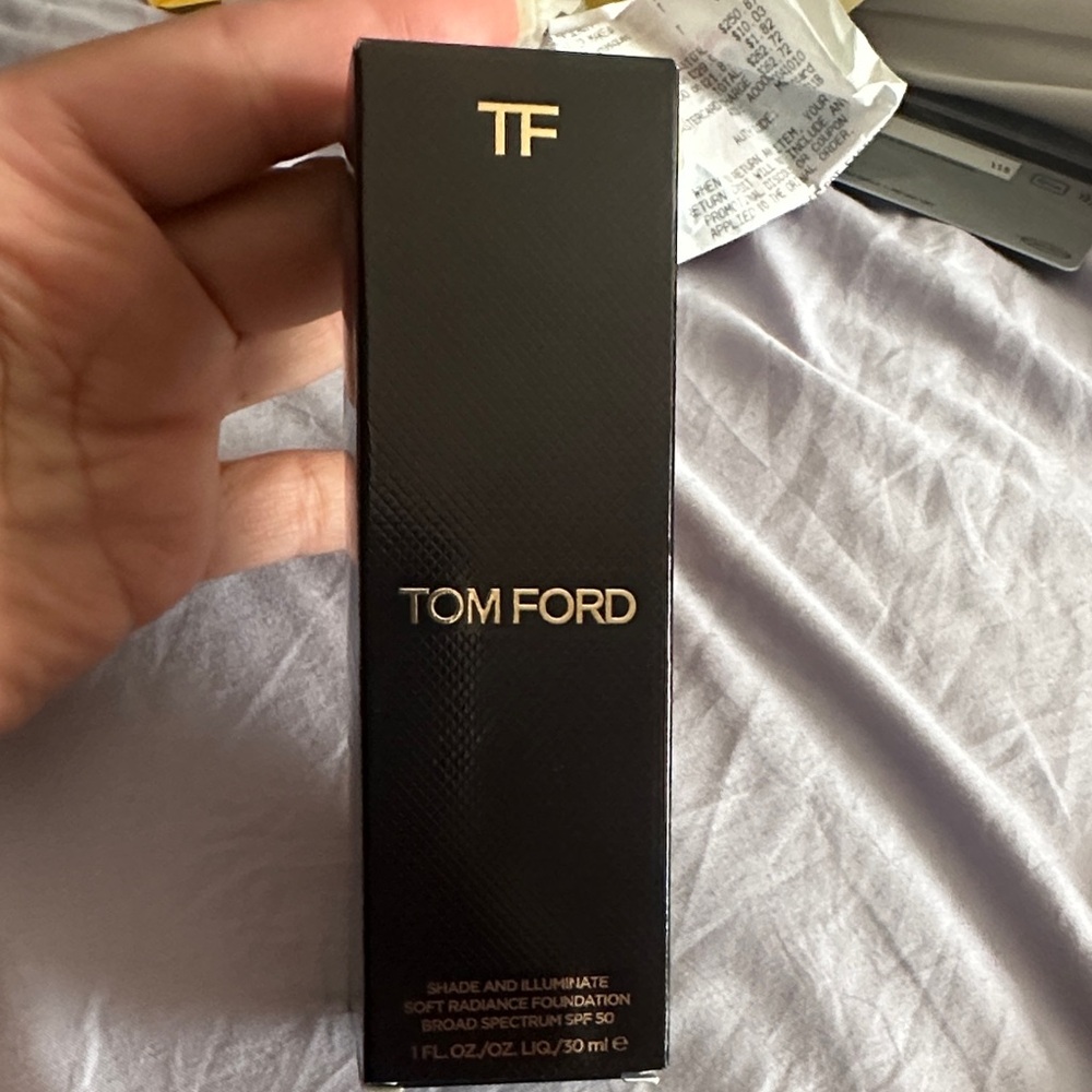Tom Ford Black Shade and Illuminate Foundation